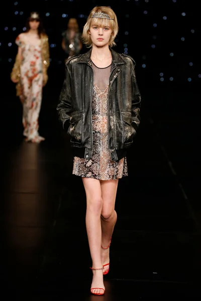 Look 37